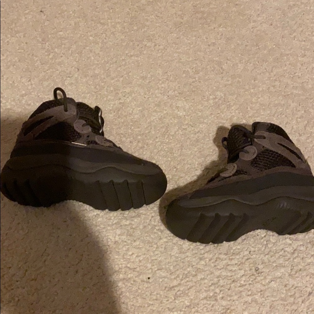 Yeezy DSRT boots (blk)